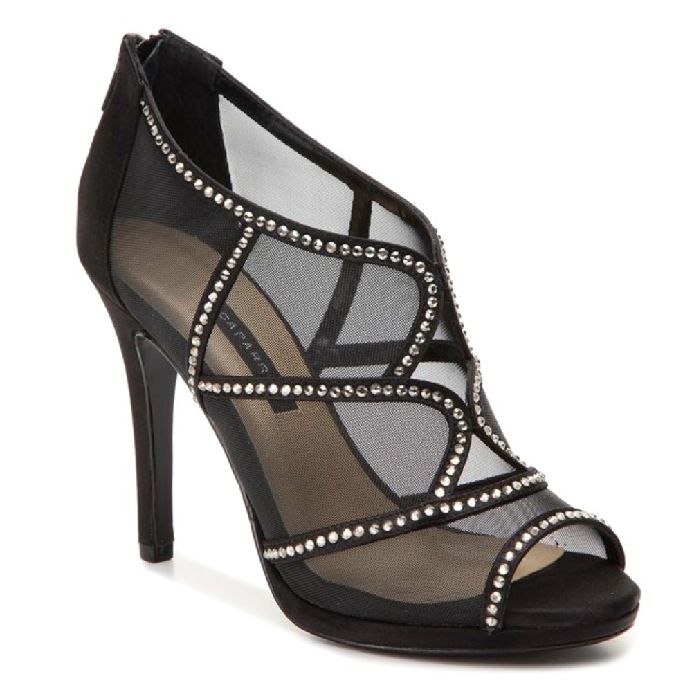 NWOT Caparros Kudos Platform Mesh Satin Rhinestone Pump in Black Size 8.5